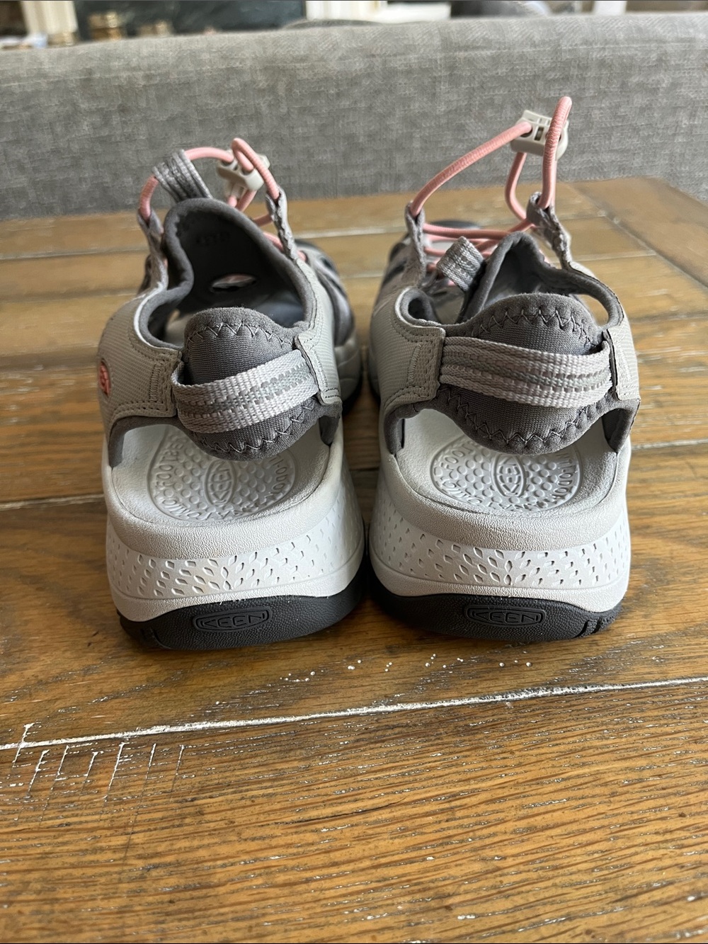Keen Women's Gray Sandals with Pink Bungee - Picture 4 of 7